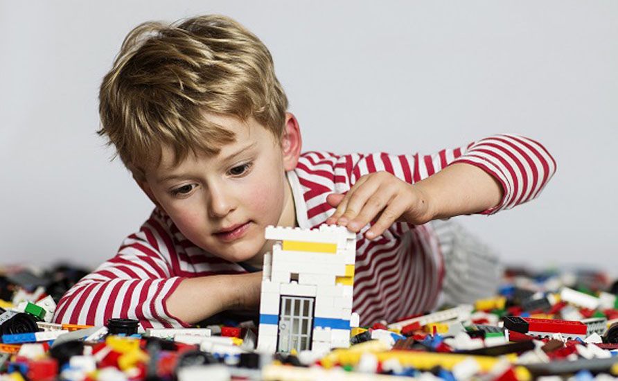 مزایا بازی با اسباب بازی لگو برای کودکان | فروشگاه اسباب بازی فسقلی