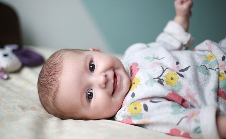 راهنمای کامل خرید لباس نوزاد؛ نکات ضروری که هر پدر و مادری باید بداند | فروشگاه سیسمونی فسقلی